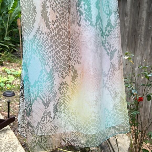 Single Los Angeles Women’s Small Colorful Printed Flowy Mini Dress for Summer! - Picture 8 of 10